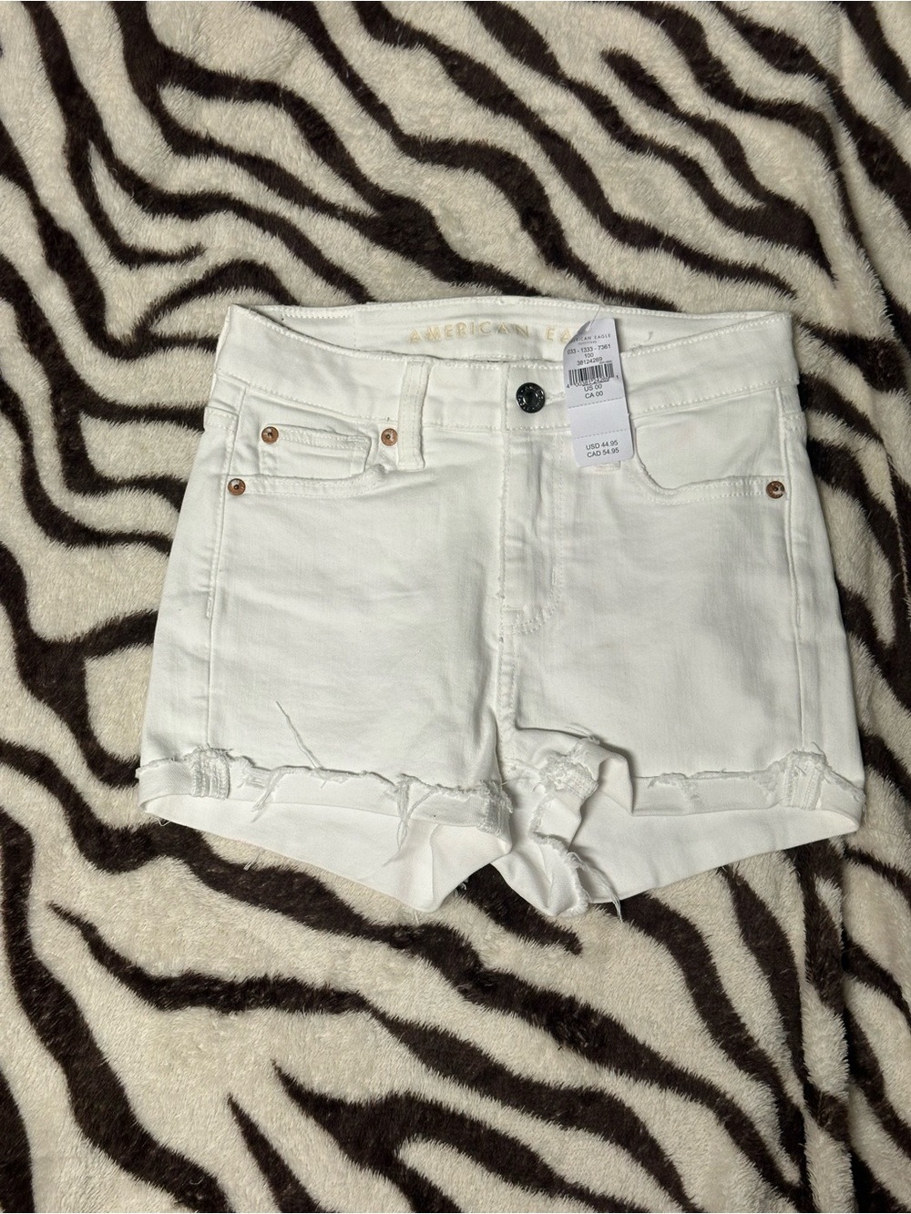NWT American Eagle Outfitters White Frayed Hem Denim Shorts